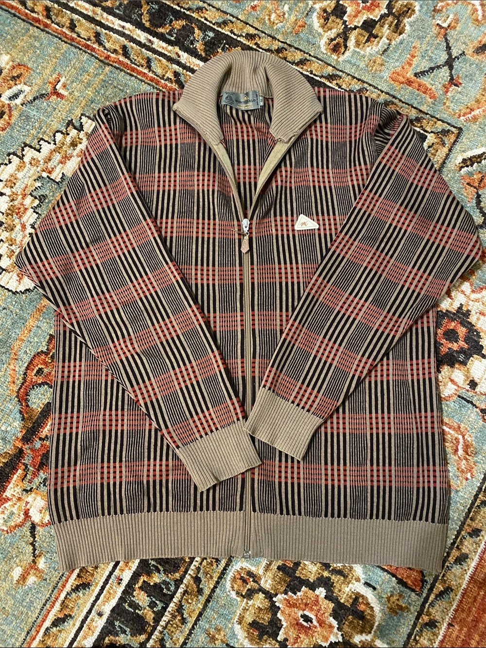 Vintage Monte Carlo 100%
Magna wool button down sweater